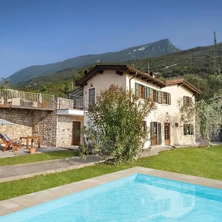Fuzzys - Un Antico Casale Ristrutturato * Malcesine